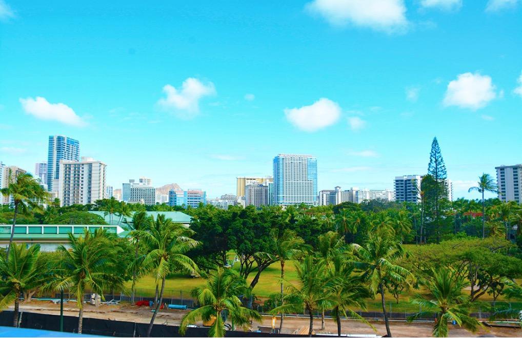 Gem Of Waikiki At Inn On The Park Honolulu Exterior photo